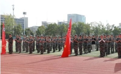 无惧骄阳，心怀信念——2024级高一新生军训开营仪式！